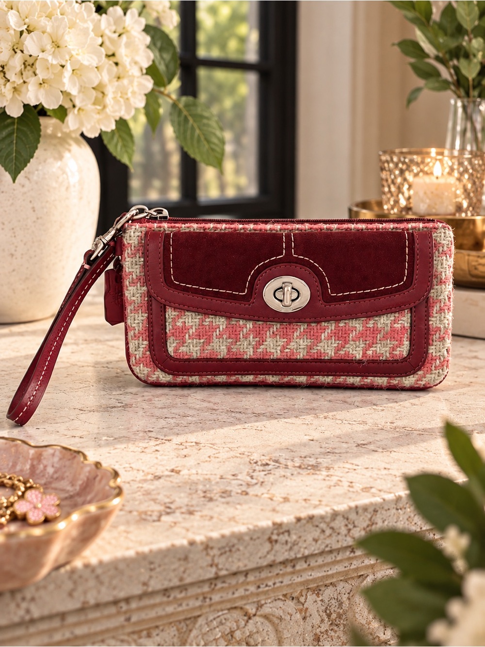 COACH Hamptons Houndstooth/Herringbone Pink/Gray Tweed Wristlet Oxblood Suede